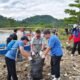 Dirbis Bank Lampung Ahmad Jahri Ikut Bersih Pantai di Dies Natalis Pertanian Unila ke-51